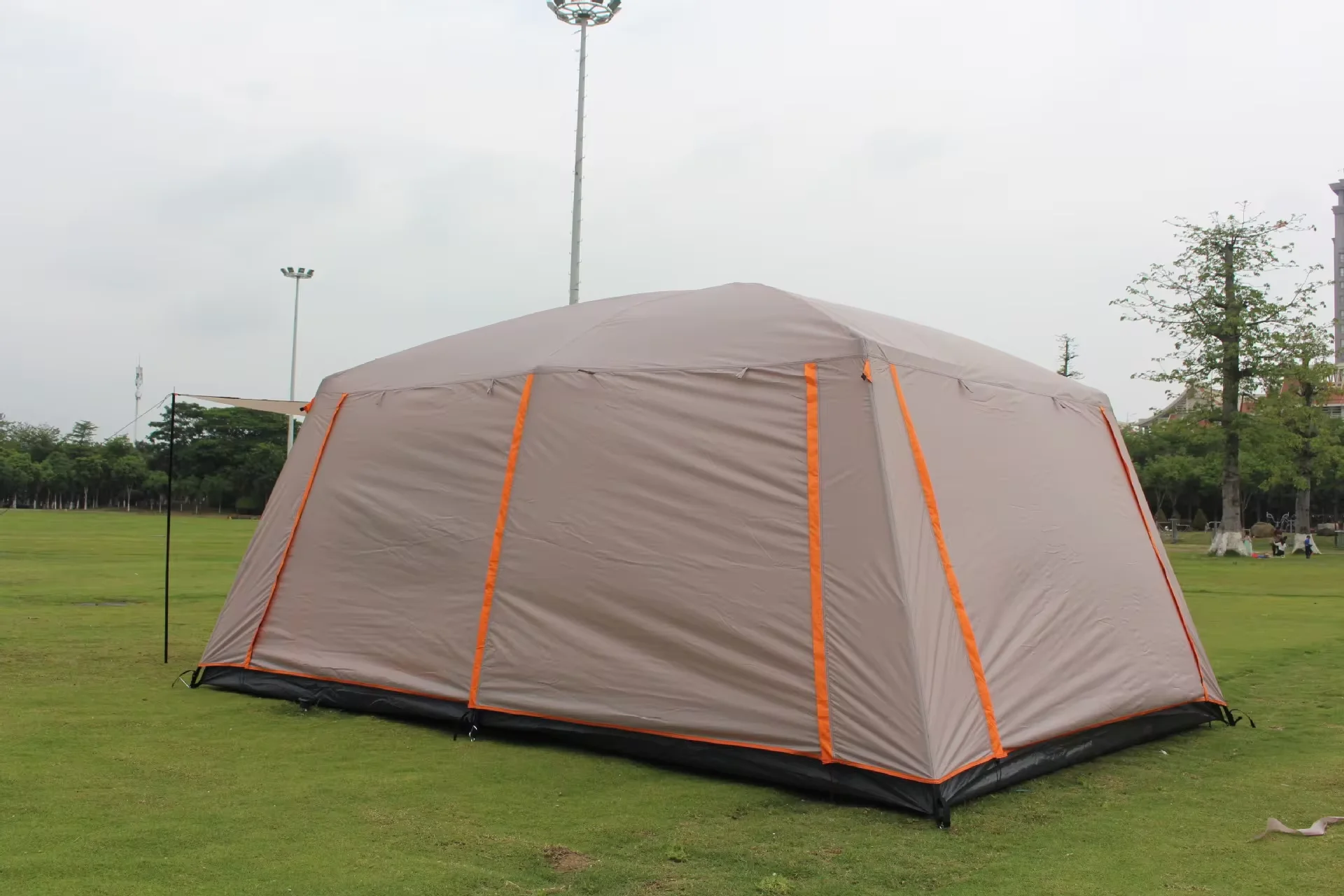 Outdoor Tent for All Seasons, Large Rainproof, Oxford Cloth, 2-Ply, Camping, Travel, 5-12P, Suitable for All Seasons - Image 2
